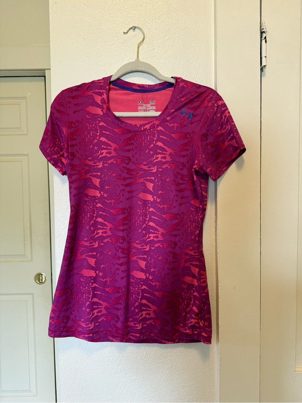 Under Armour Women’s Magenta Patterned Short-Sleeve Performance Tee